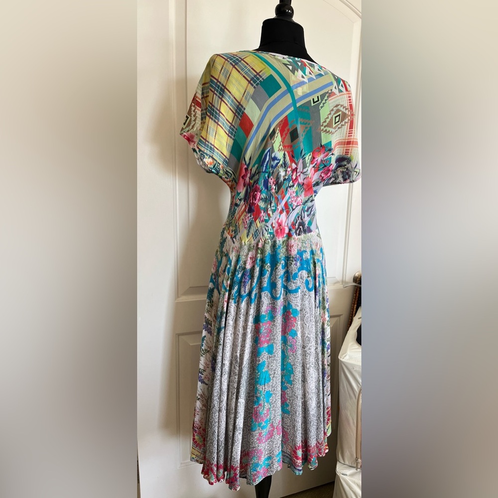 Johnny Was 100% Chupra rayon, multicolored dress. Slip on. Sz. M - Picture 4 of 6